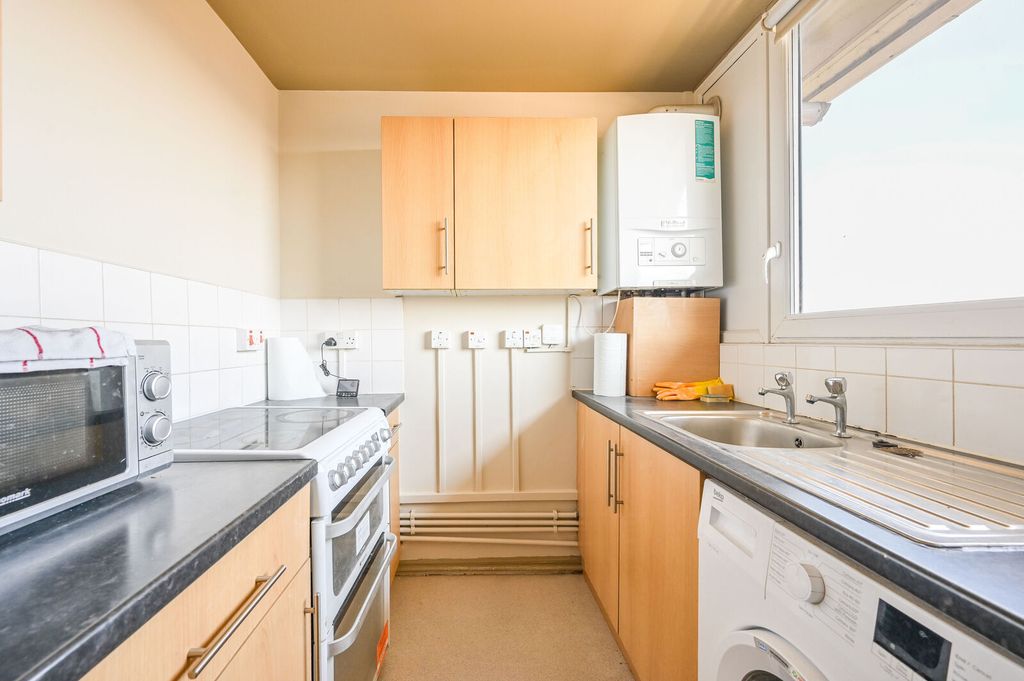 Property photo 3 of 11