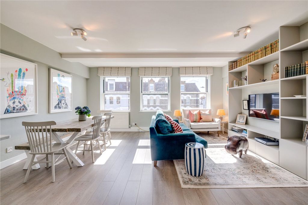 Property photo 1 of 14 Picture No. 12