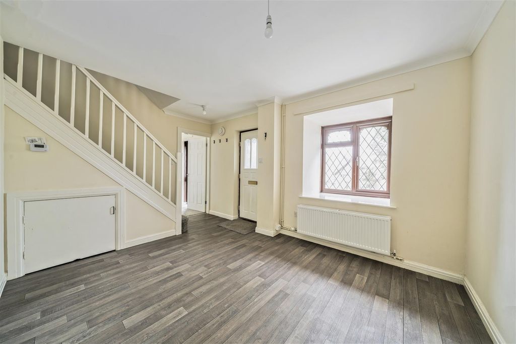 Property photo 3 of 25