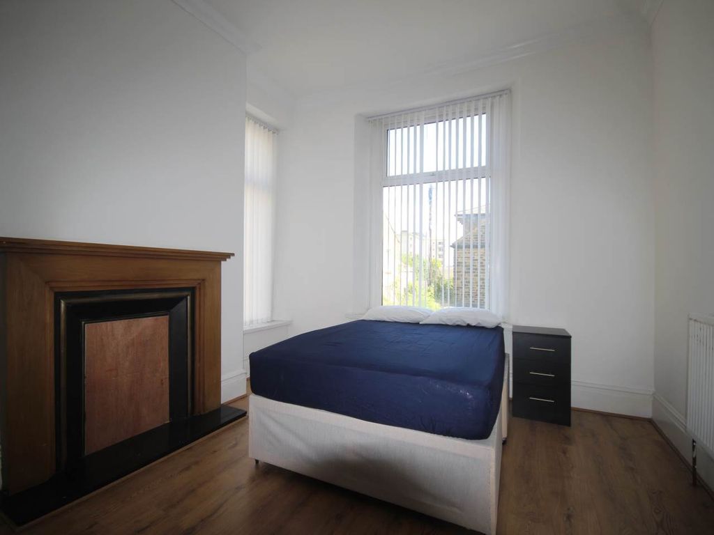 Property photo 1 of 5 Bedroom