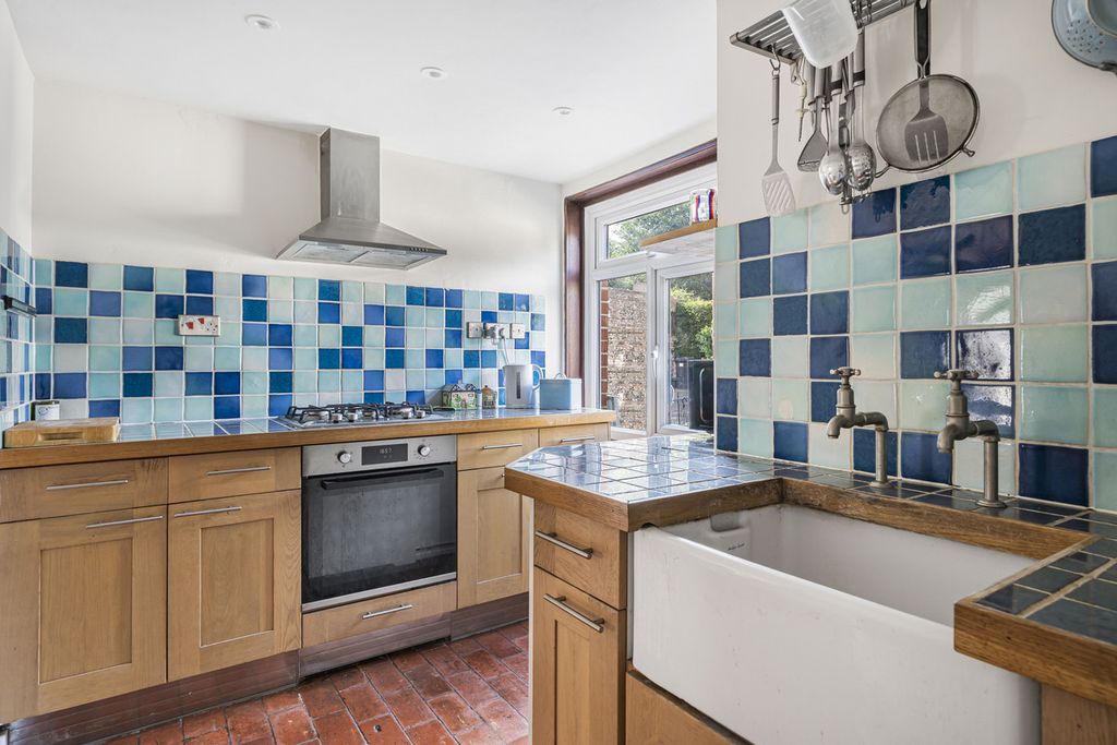 Property photo 2 of 17