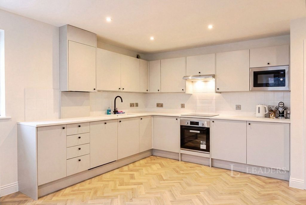 Property photo 2 of 6 Pbox-Img.Jpg