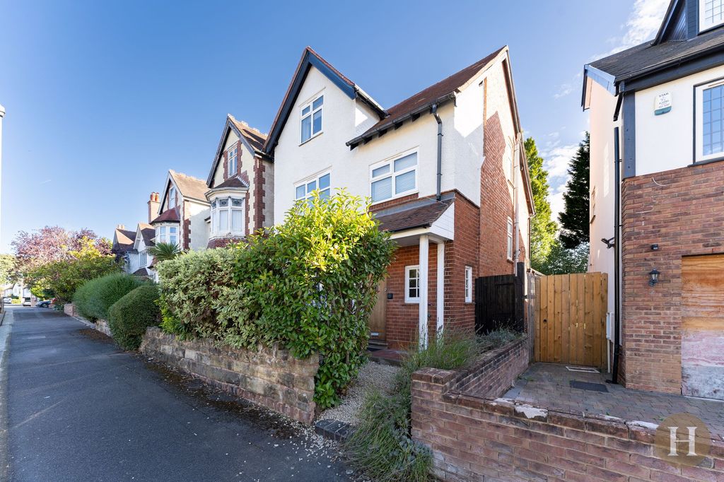 Property photo 1 of 27