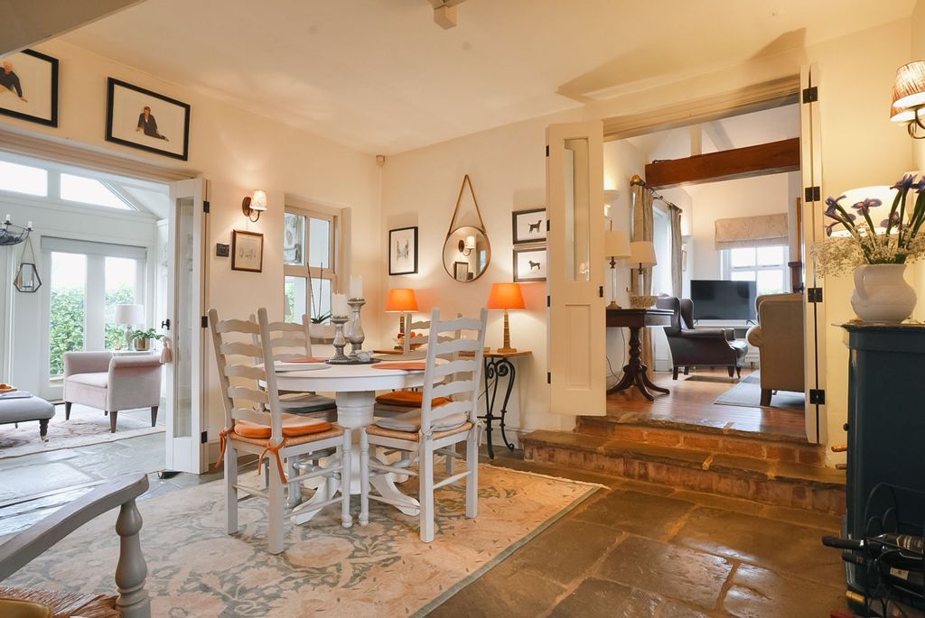 Property photo 3 of 31