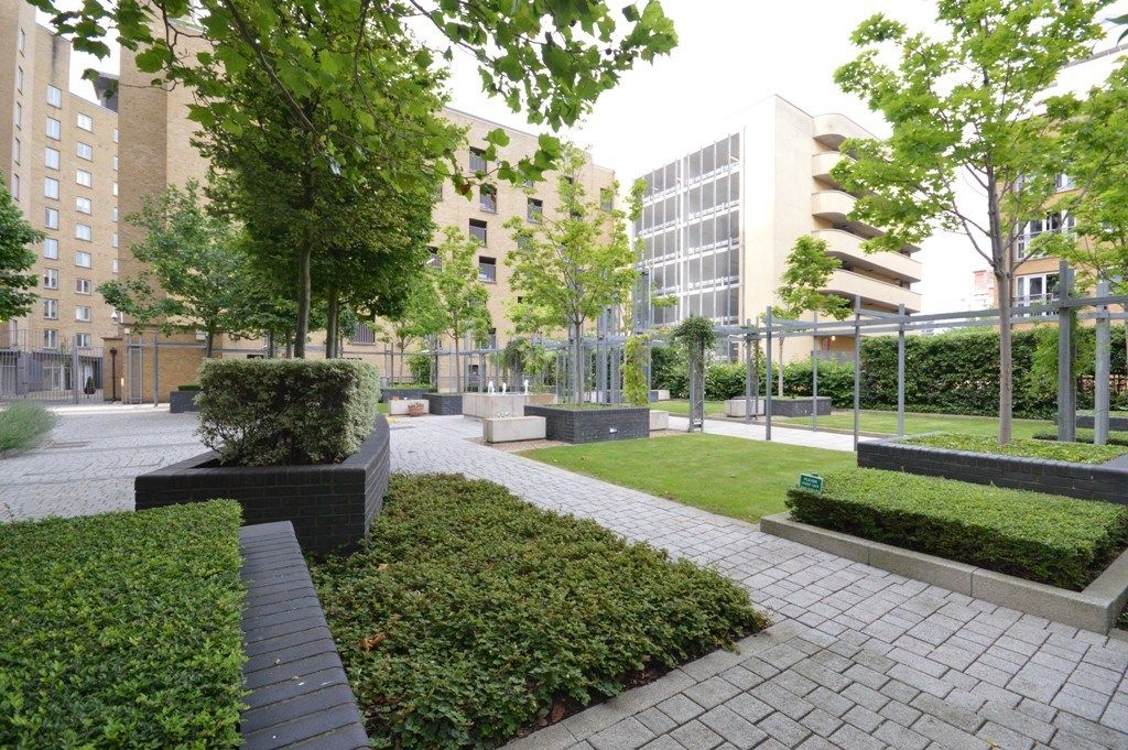 Property photo 1 of 12 1 Double Bedroom Apartment To Rent