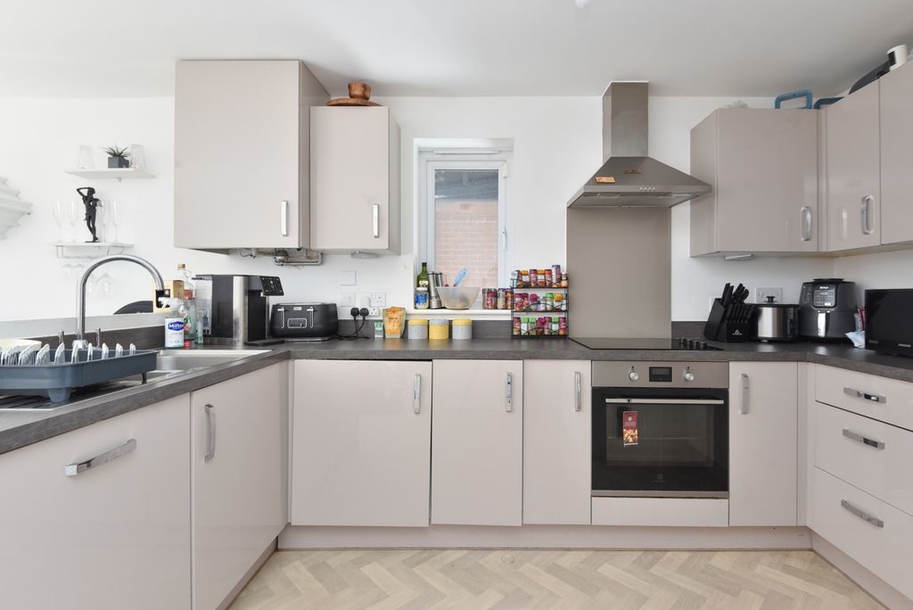Property photo 2 of 20 3137927