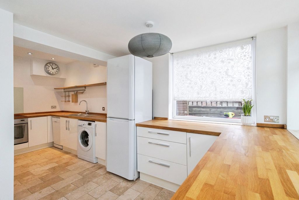 Property photo 3 of 17 Pbox-Img.Jpg