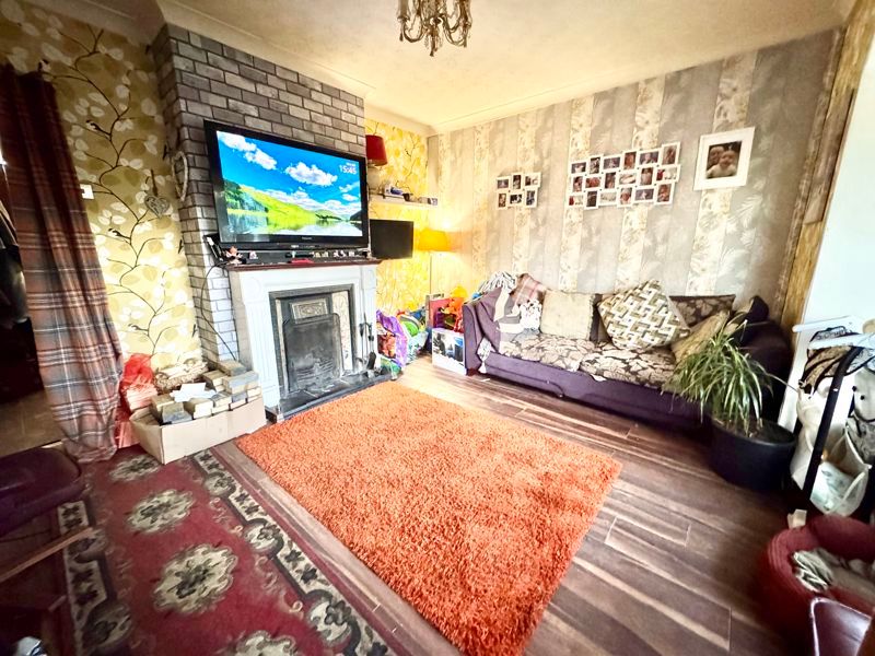 Property photo 2 of 16 Lounge
