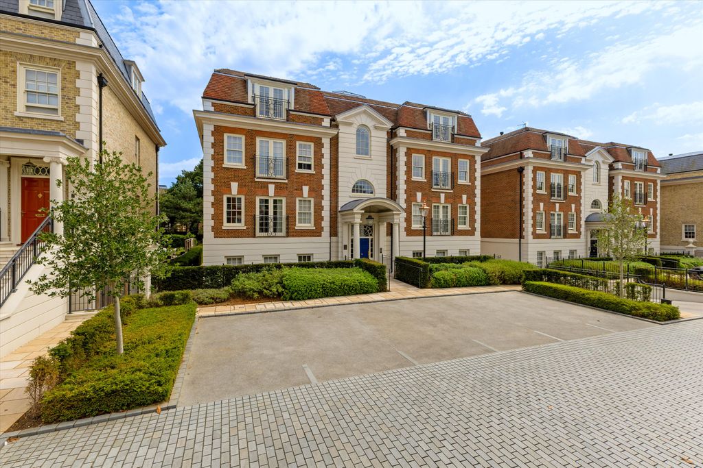 2 bed flat for saleKing John Square, Englefield Green, Egham, Surrey TW20 photo 5
