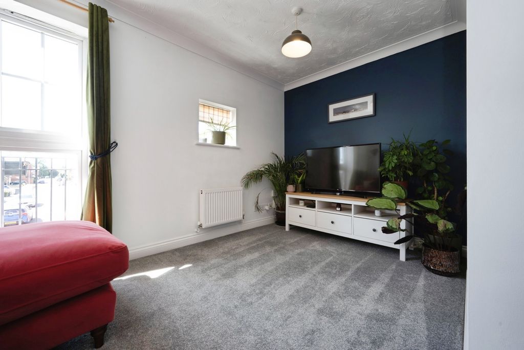 Property photo 2 of 20 Pbox-Img.Jpg