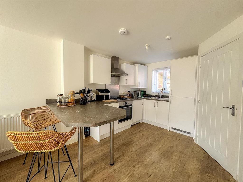Property photo 3 of 13 Kitchen Area