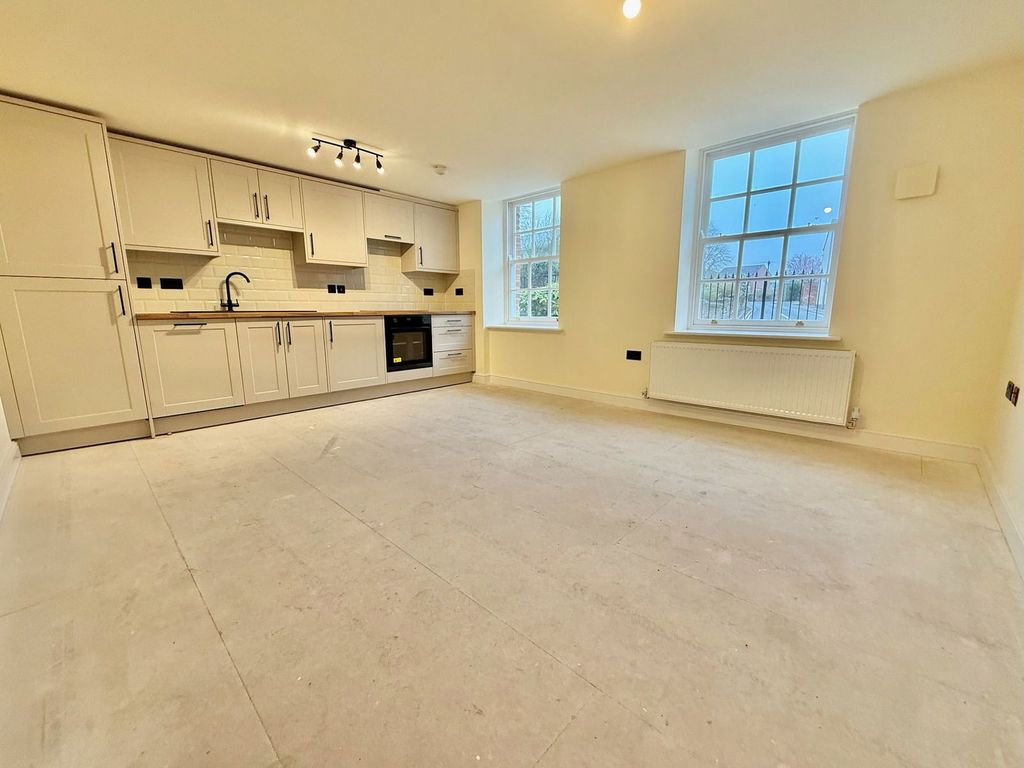 Property photo 2 of 23