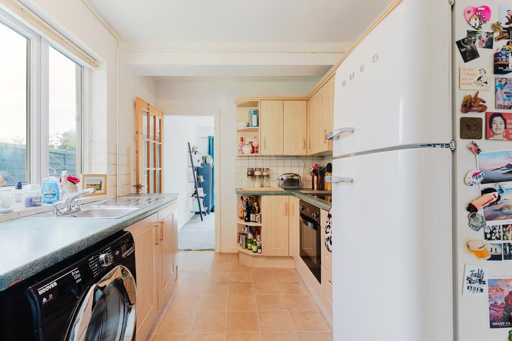 Property photo 3 of 27 65 Roundhill Road, Kettering-18.Jpg