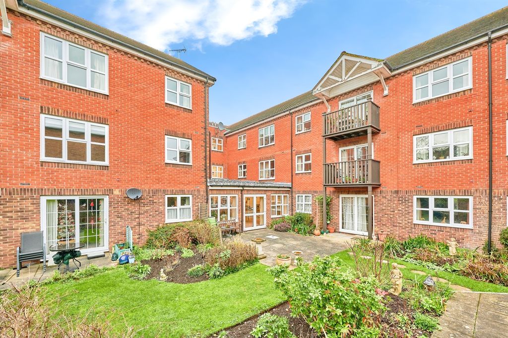 Property photo 1 of 12