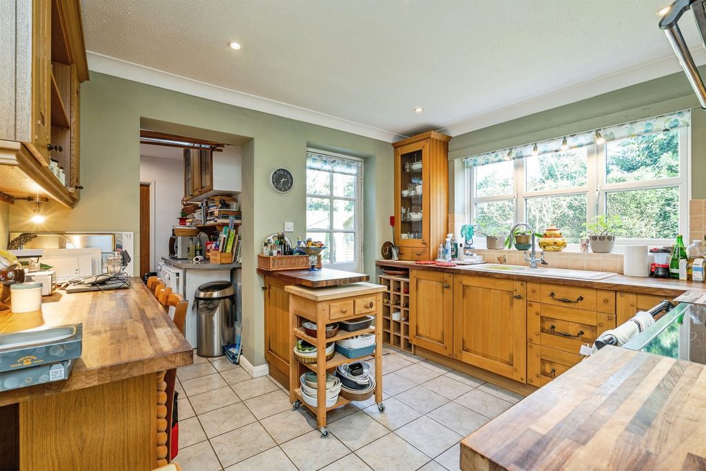 Property photo 2 of 16