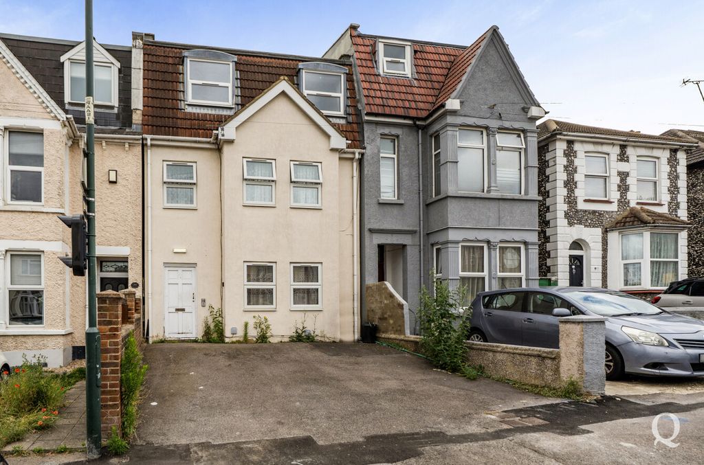 Property photo 1 of 13 516470F4-035B-4B3...