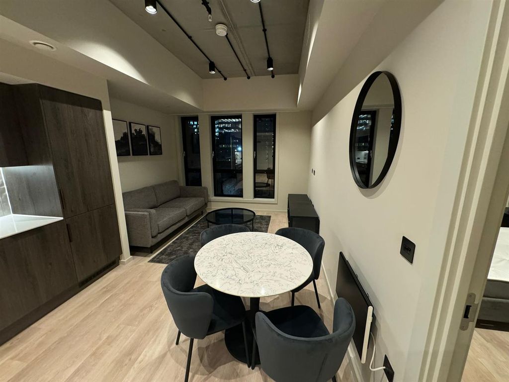 Property photo 3 of 15 Kitchen .Jpeg