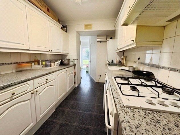 Property photo 3 of 14 Kitchen