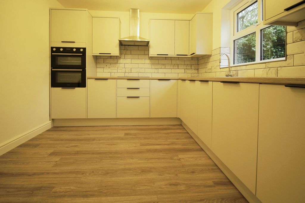 Property photo 2 of 22 Picture No. 26