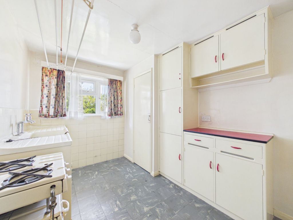 Property photo 2 of 12 Kitchen