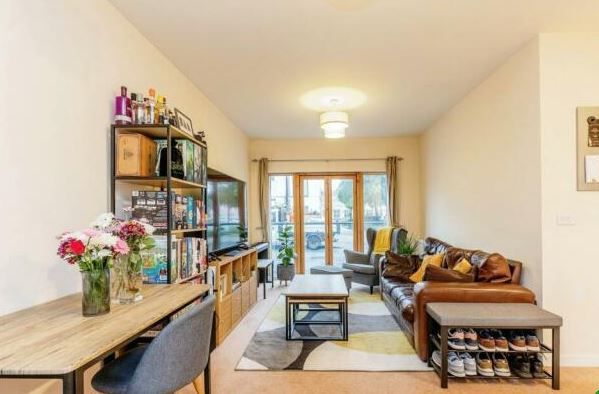 Property photo 2 of 6