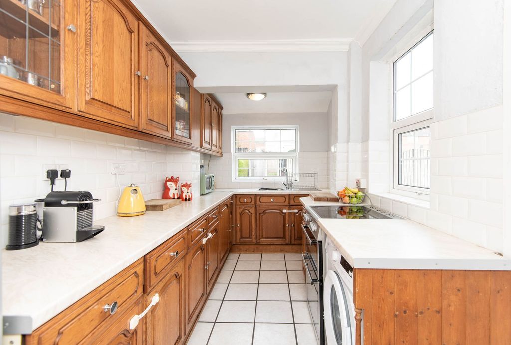 Property photo 2 of 16