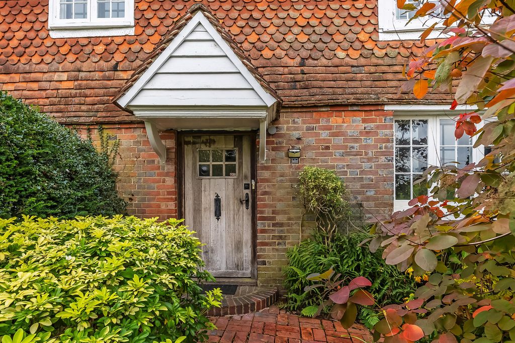 Property photo 2 of 22 Front (Exterior)