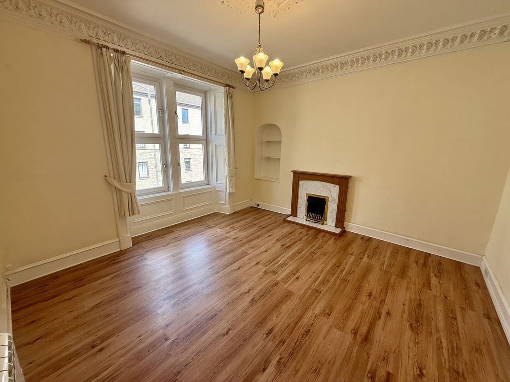 Property photo 1 of 12 Sitting Room
