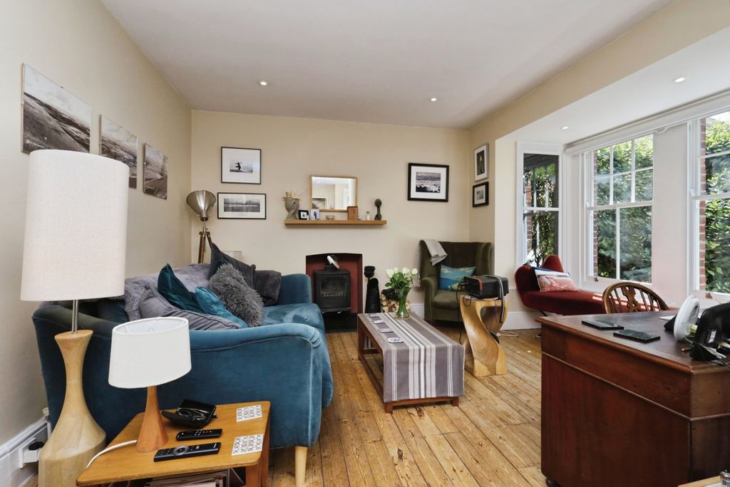 Property photo 3 of 25 Pbox-Img.Jpg