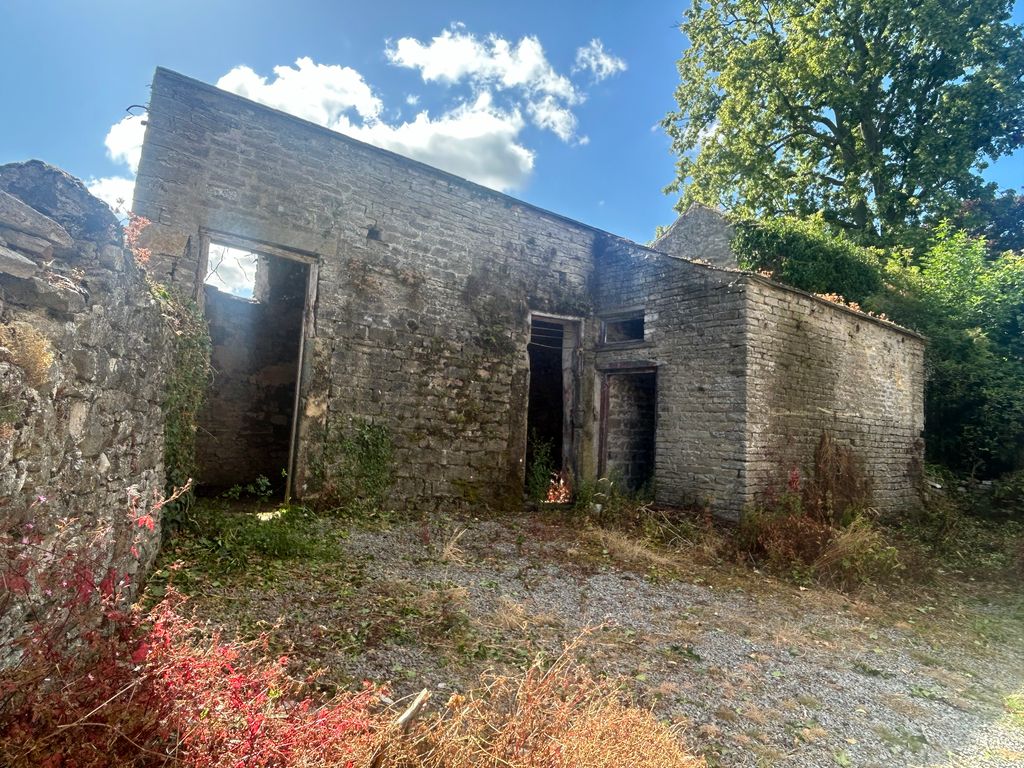 Property photo 1 of 4