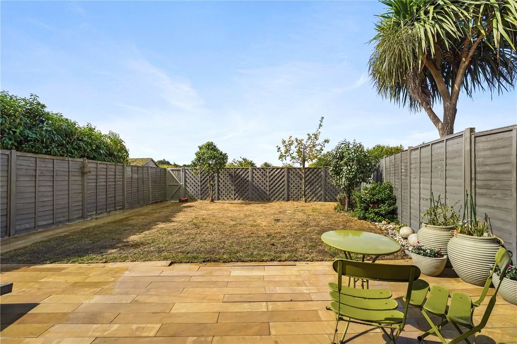 Property photo 2 of 16 Picture No. 15