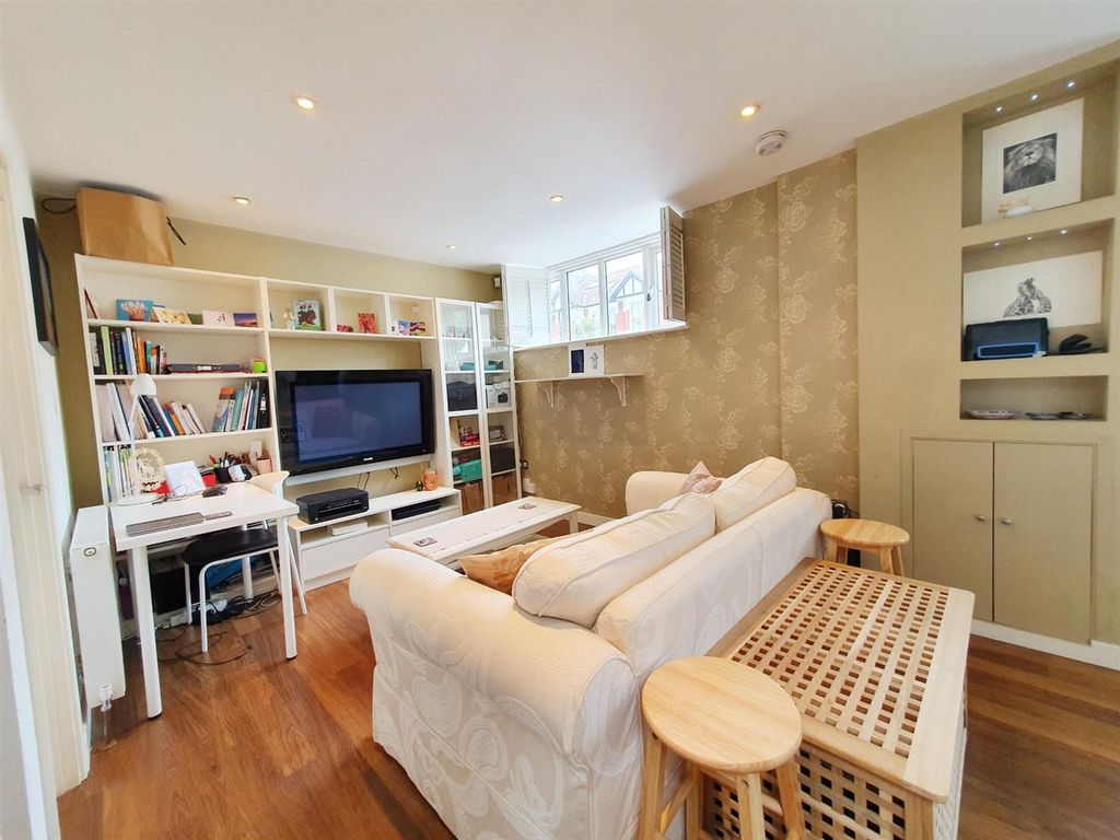 Property photo 3 of 13 Photo