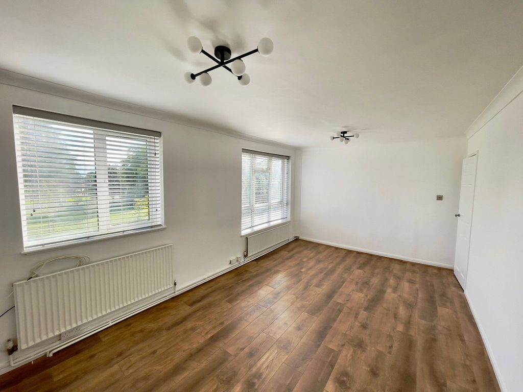 Property photo 2 of 12 Picture No. 02