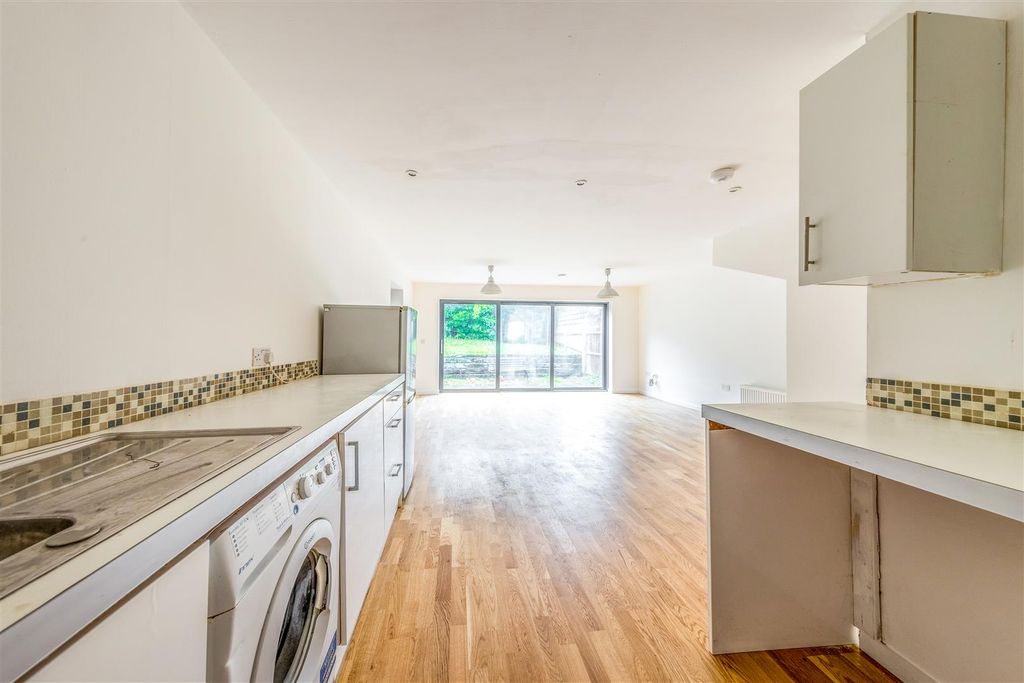 Property photo 3 of 36 2A Balsdean Road-7.Jpg