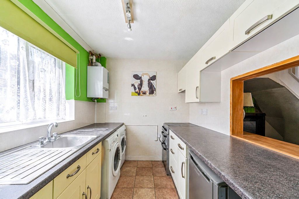 Property photo 2 of 11 Photo 1