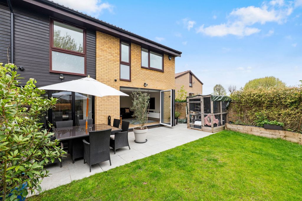 Property photo 3 of 47