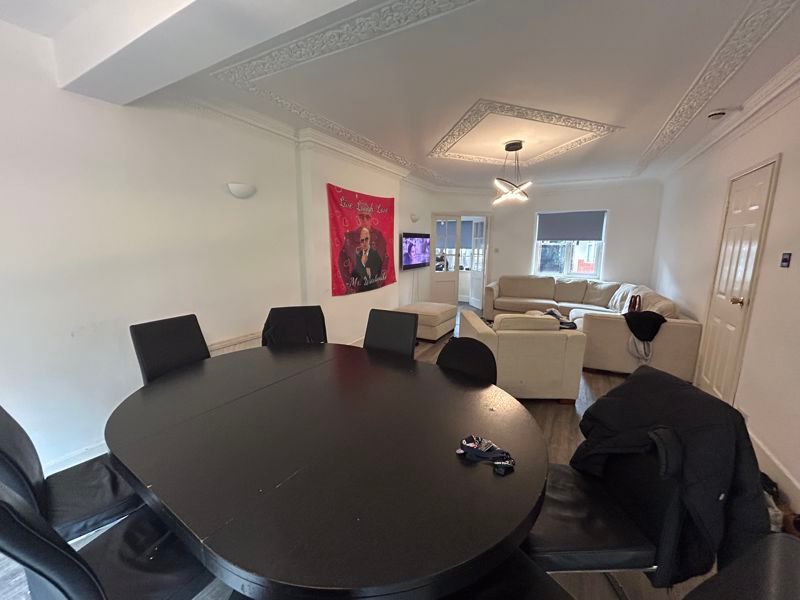 Property photo 3 of 9 Photo 1