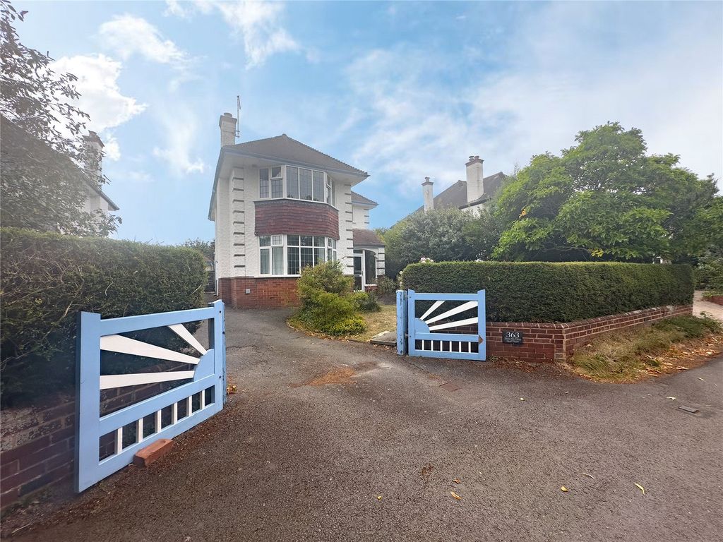 Property photo 1 of 12 External