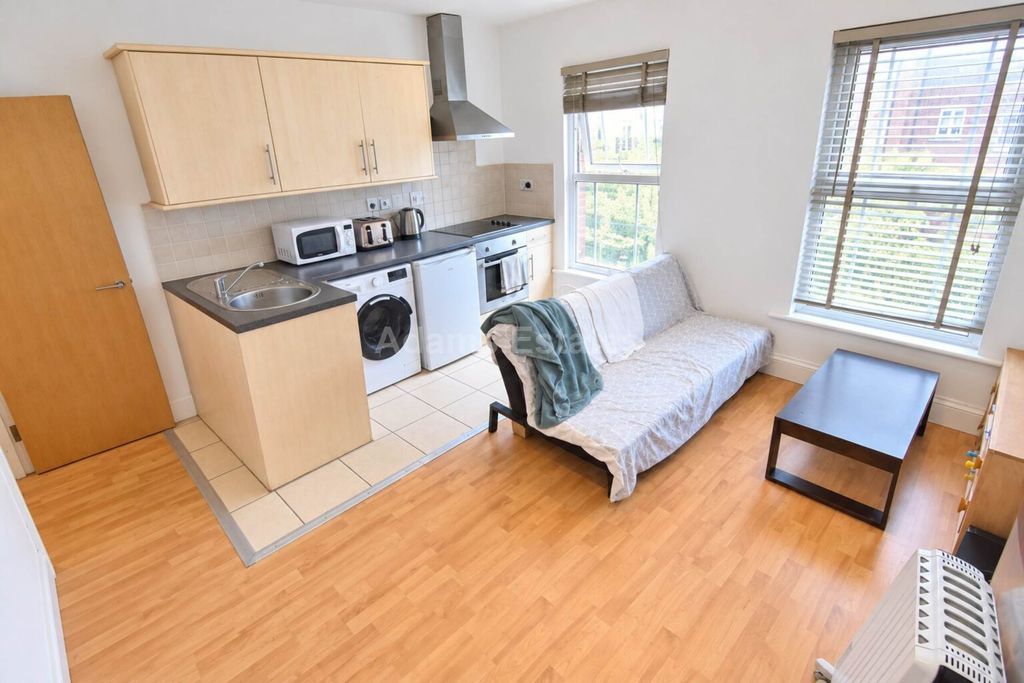 Property photo 1 of 3