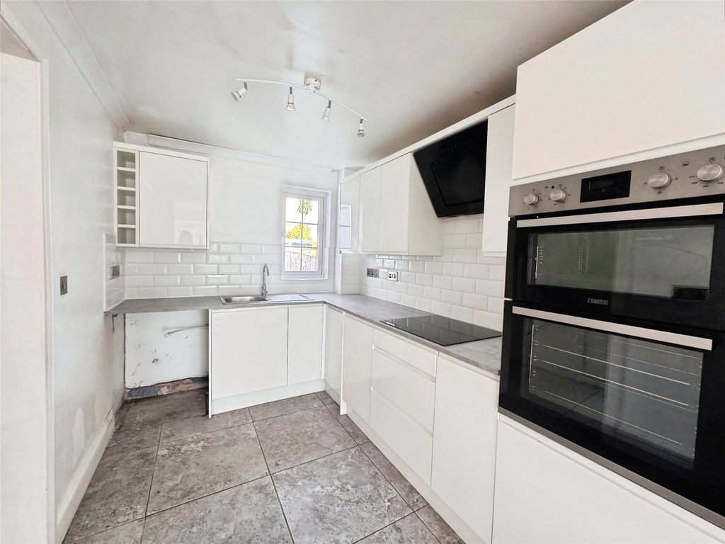 Property photo 2 of 22 Picture No. 14