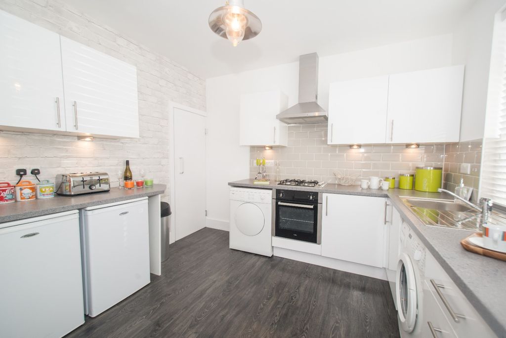 Property photo 3 of 25 3738612