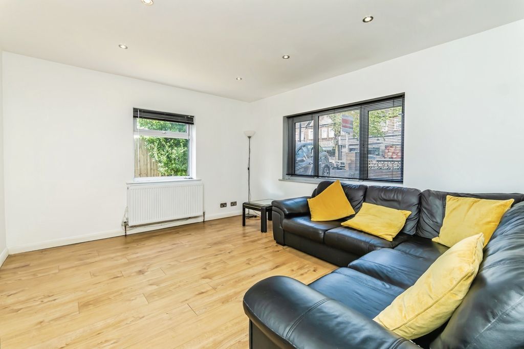 Property photo 2 of 18 Pbox-Img.Jpg