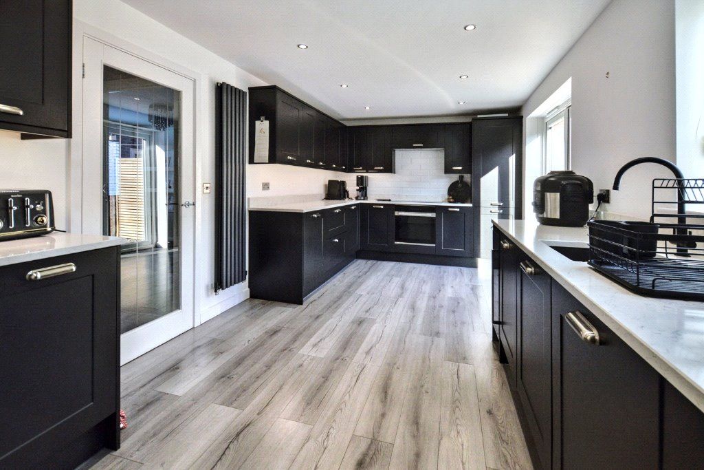 Property photo 1 of 17 Picture No. 02