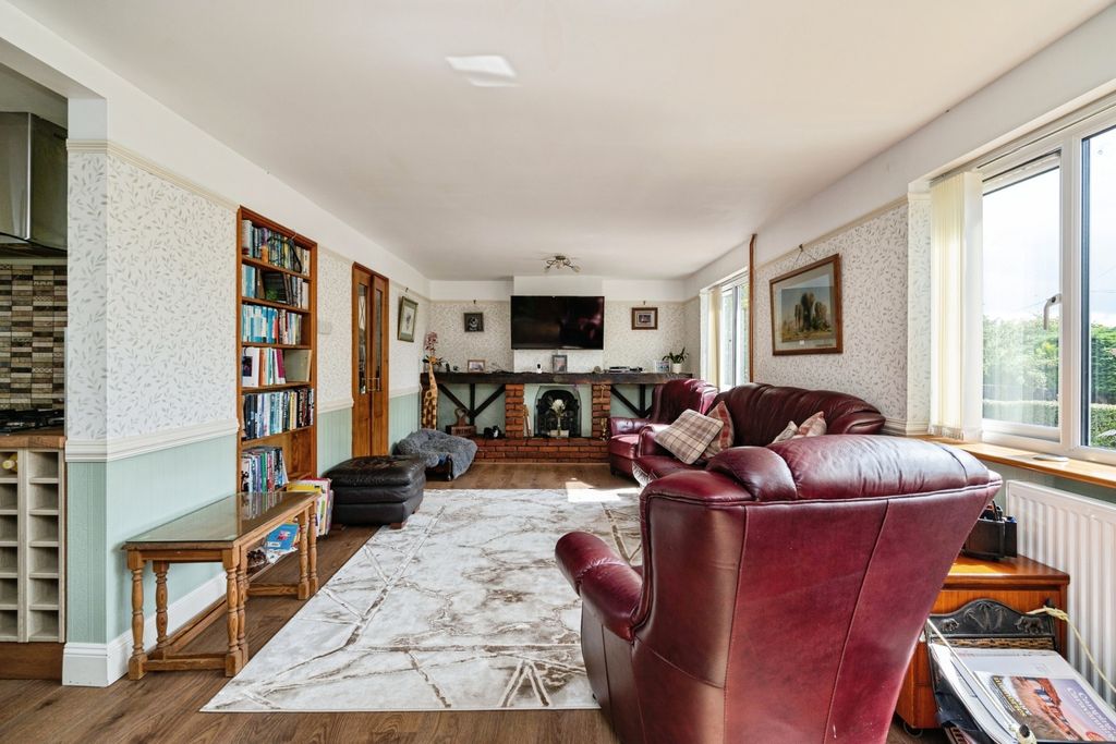Property photo 2 of 18 Image 1