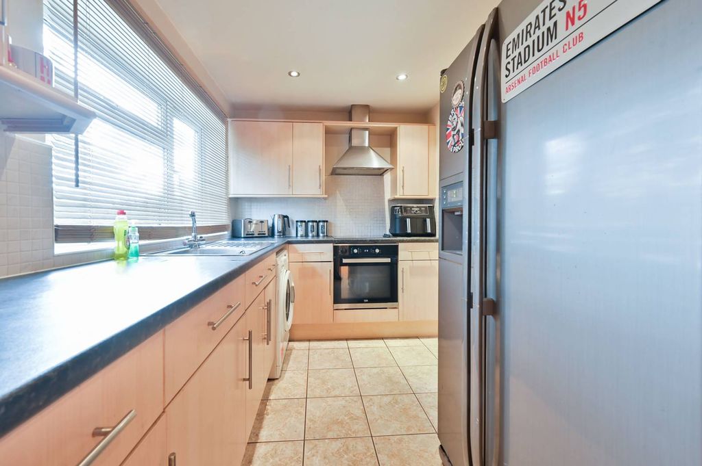 Property photo 3 of 19