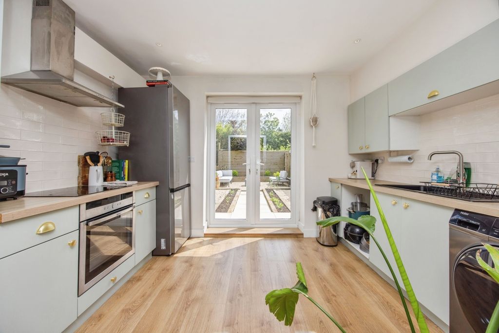 Property photo 3 of 20 Pbox-Img.Jpg