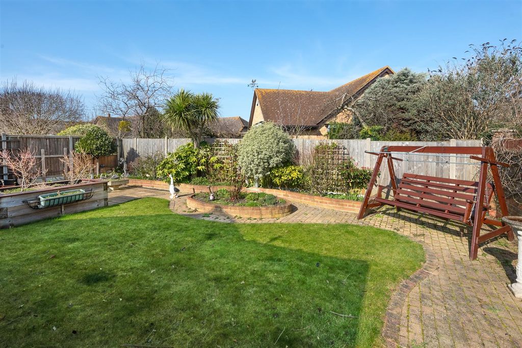 Property photo 2 of 15 The Russets, Chestfield, Whitstable