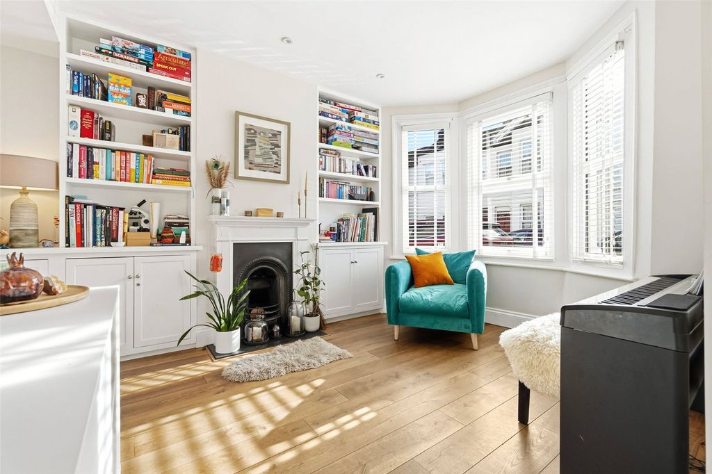 Property photo 3 of 12 Picture No. 01