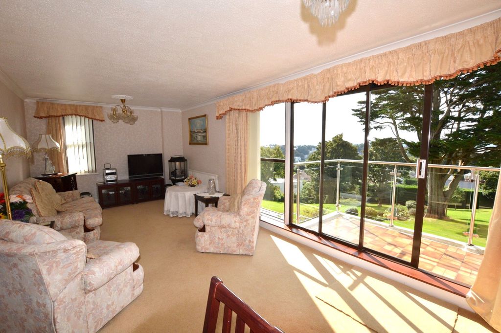 Property photo 3 of 17 Picture No. 16