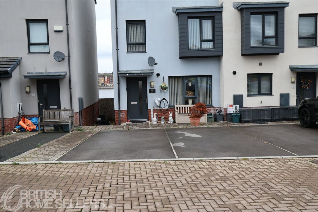 Property photo 1 of 24 Picture No. 04
